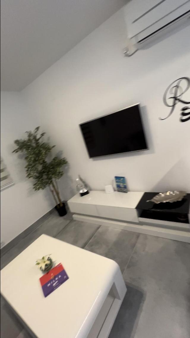 Mandy Apartman 巴斯卡 外观 照片