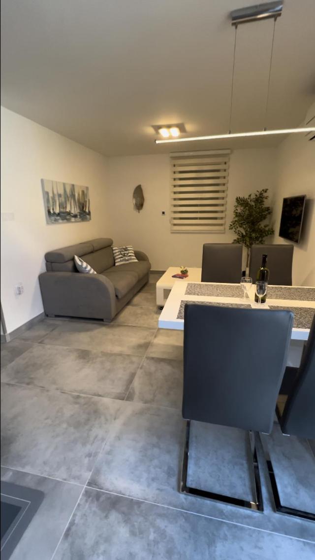 Mandy Apartman 巴斯卡 外观 照片